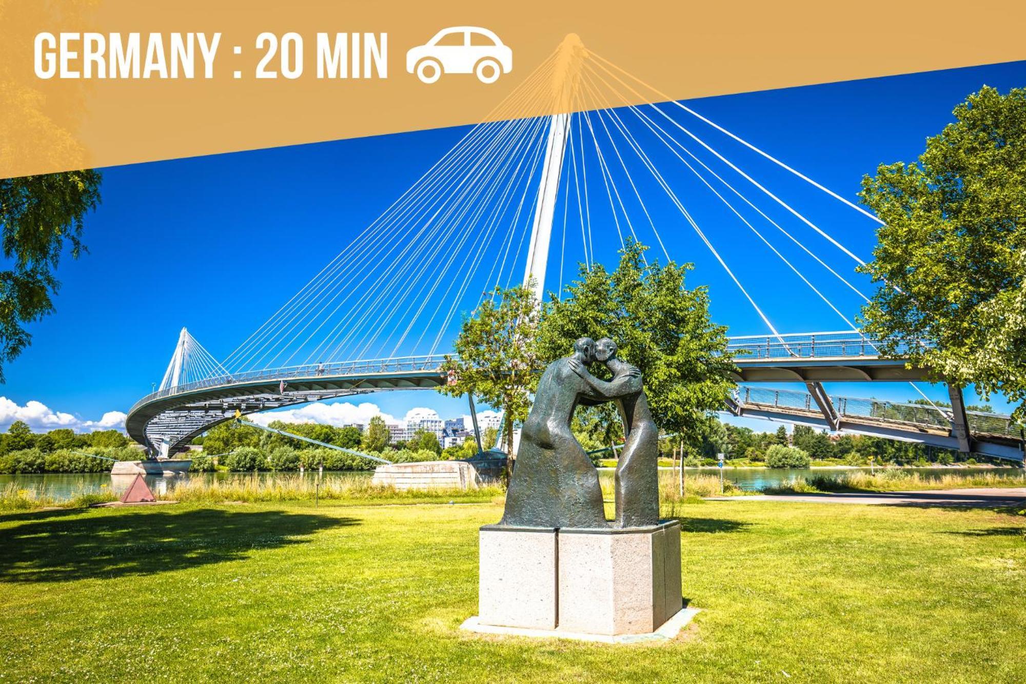 Lit Rond Tres Grand Et Confortable - Garage Possible Ou Parking Gratuit Rue - Gare 2 Min Et Ville 4 Min En Tram - Ciel Etoile - Netflix Videoprojecteur - Luxe Et Evasion Strasbourg Ngoại thất bức ảnh